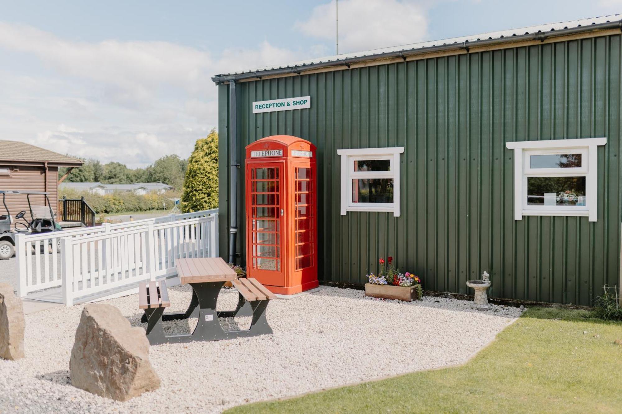 Linwater Holiday Park Newbridge  Buitenkant foto
