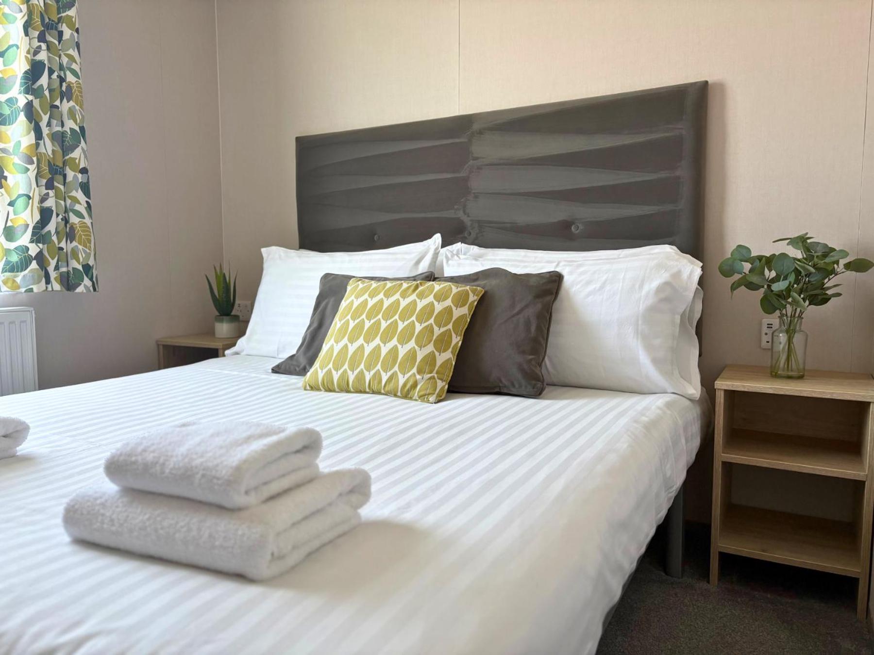 Linwater Holiday Park Newbridge  Buitenkant foto